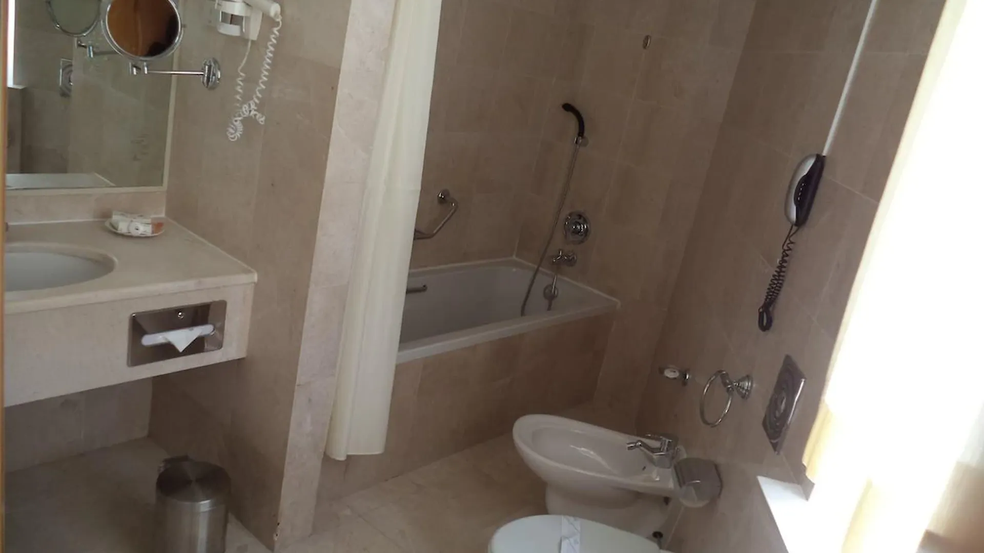 Grand Continental Hotel Abu Dhabi