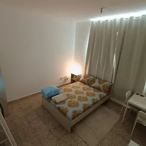 Проживание в семье Affordable Transient - Not A - Sharing Kitchen And Washrooms, Абу-Даби
