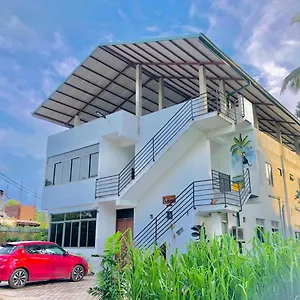Hostal Ceylon - Airport Transit Negombo
